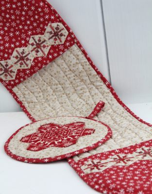 Christmas Club - Festive Oven Mitts