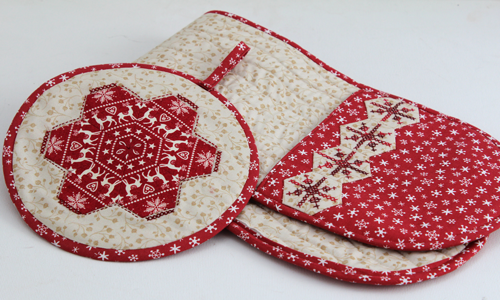 Christmas Club - Festive Oven Mitts