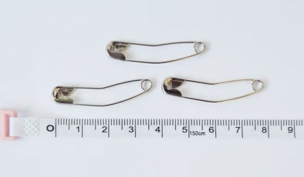 38mm Curved Safety Pins 200pcs