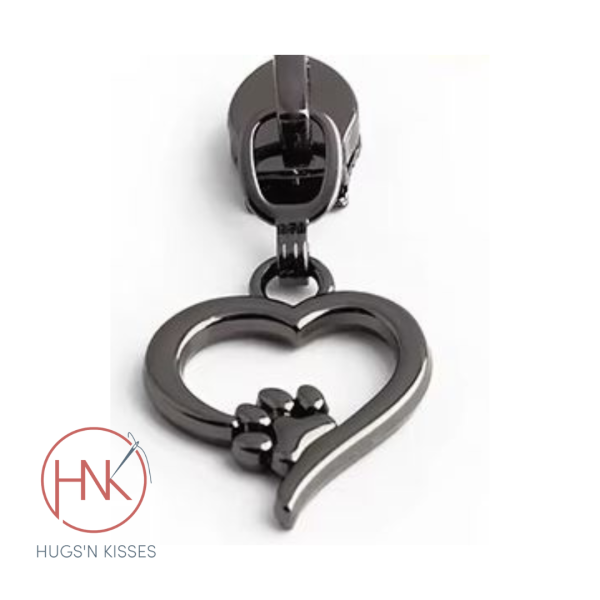 Zipper pulls size 5 - love claw