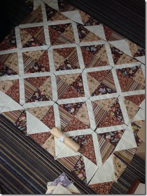love thy neighbour quilt with a lattice look - love thy neighbour quilt tutorial by hugs 'n kisses